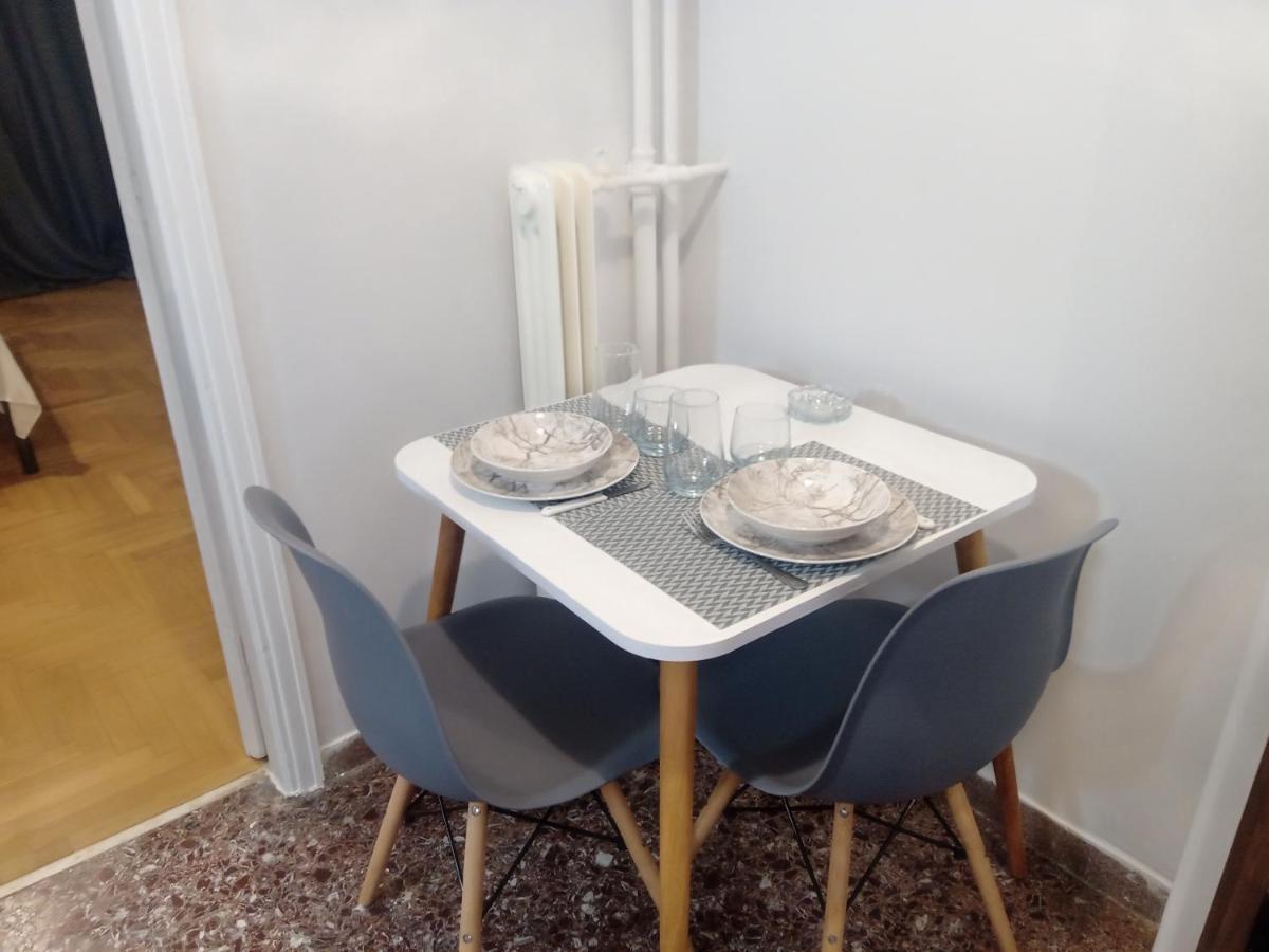 Cozy Ionias Near Metro Station Apartment