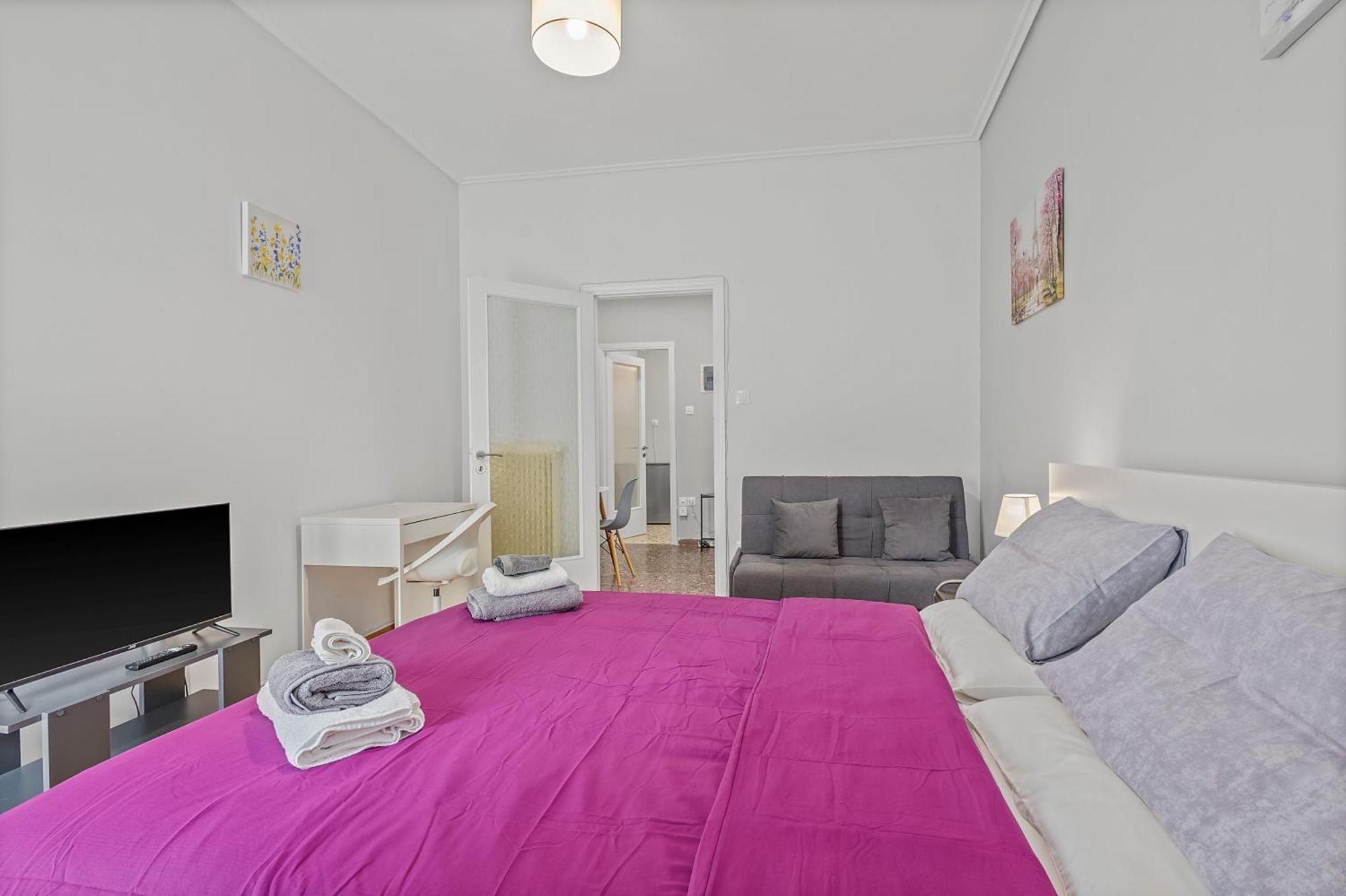 Cozy Ionias Near Metro Station Athen