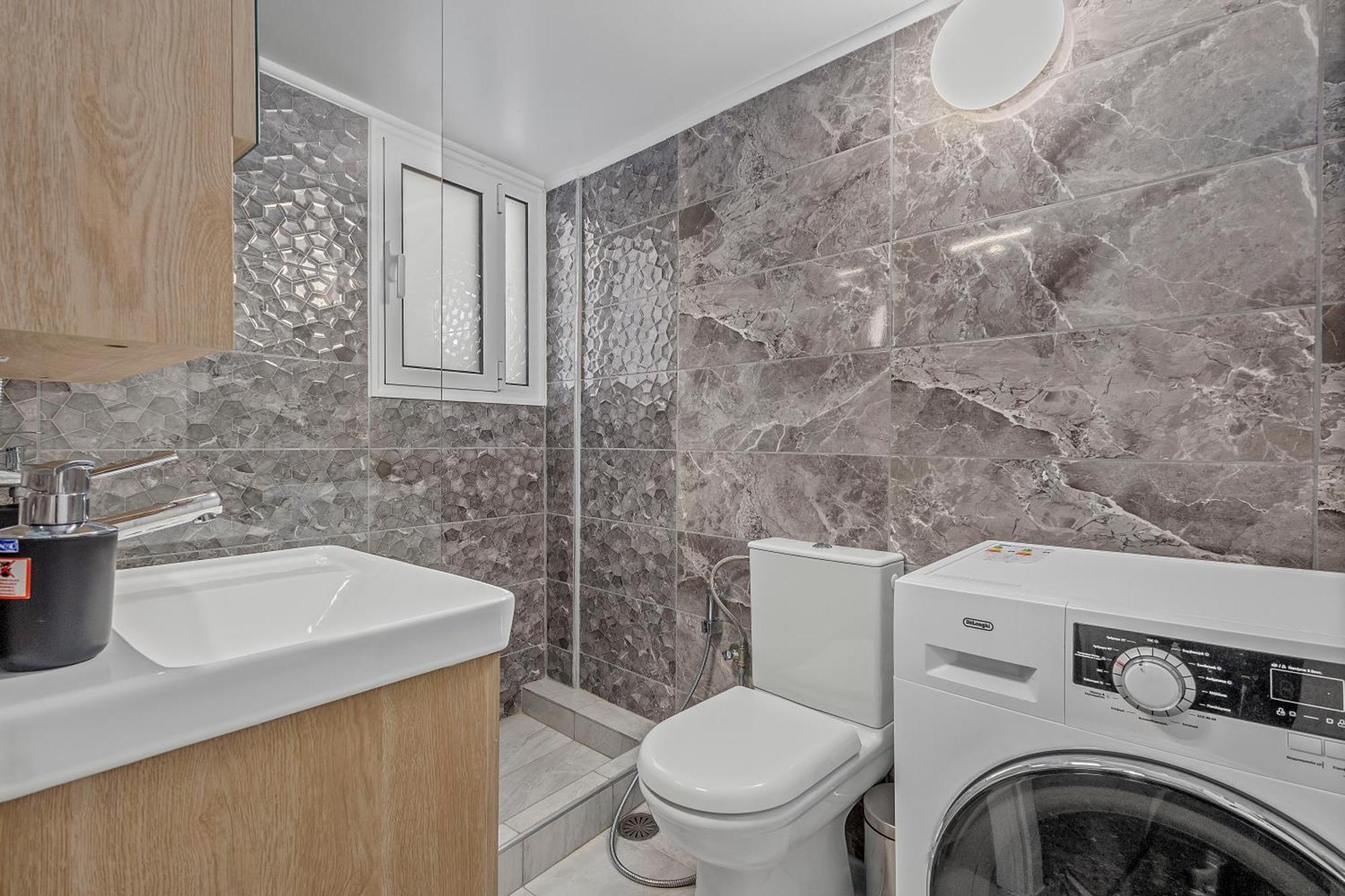 Cozy Ionias Near Metro Station *