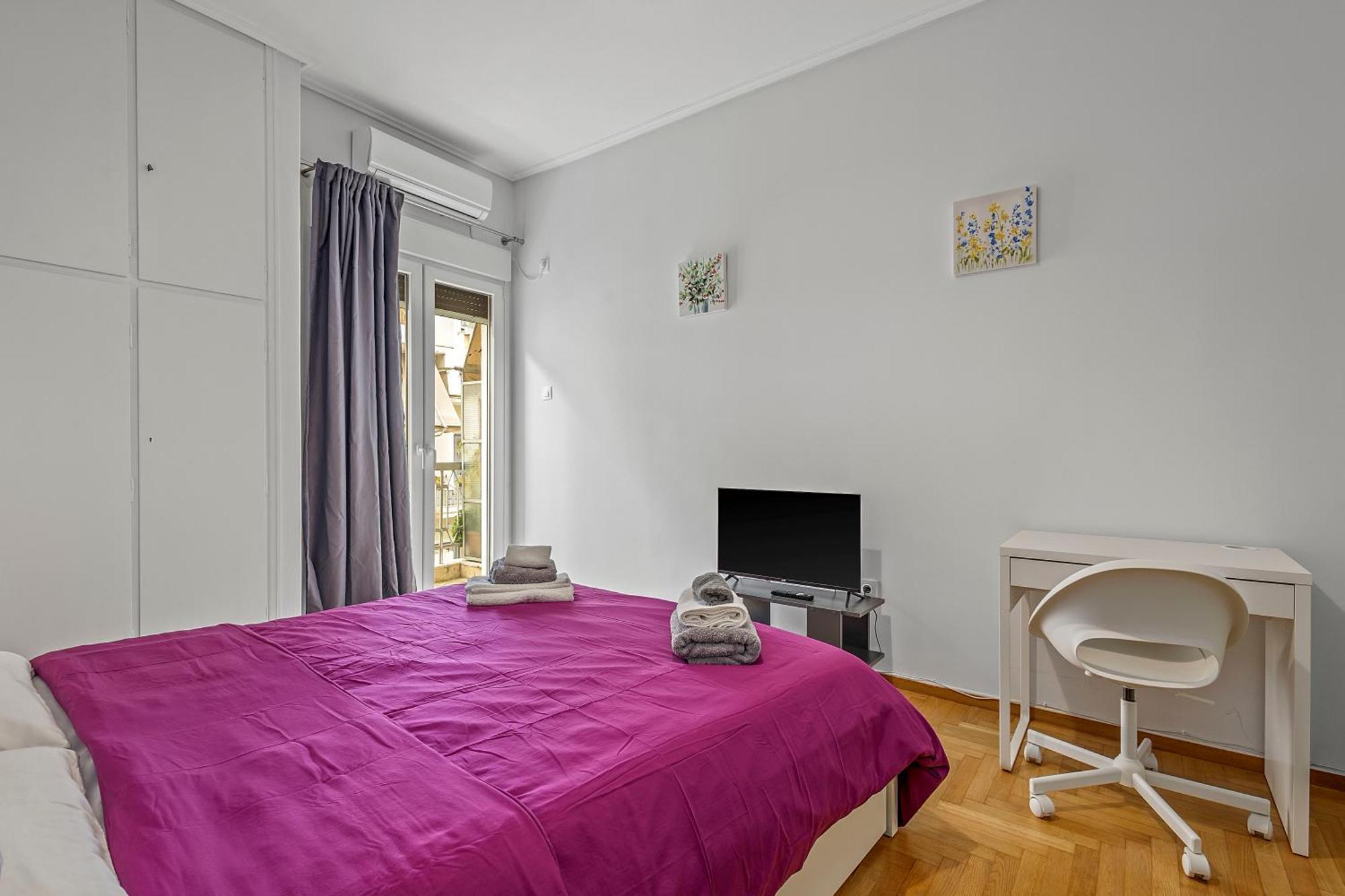 Cozy Ionias Near Metro Station Апартаменты *